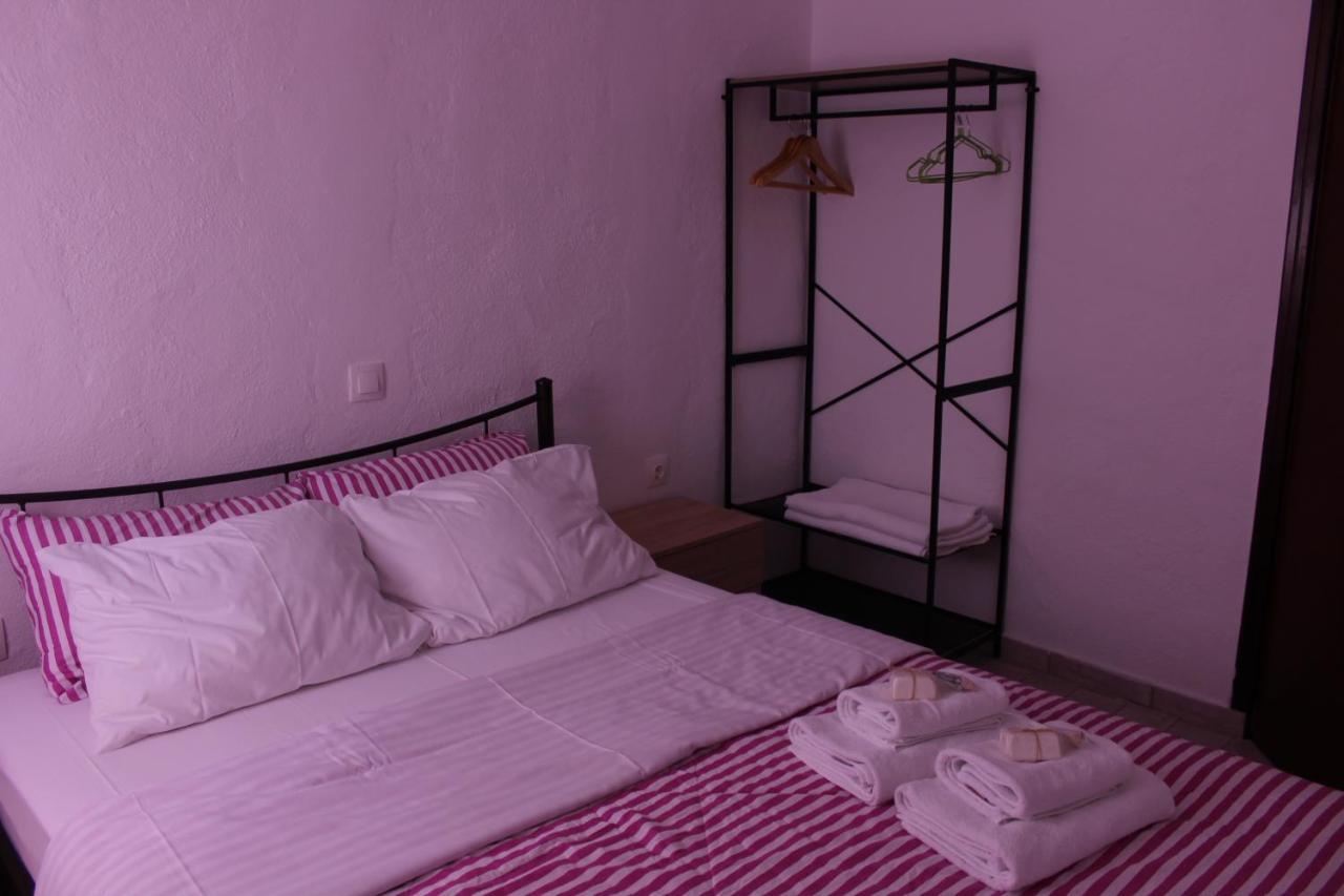 Aaron Apartments Ferma Luaran gambar