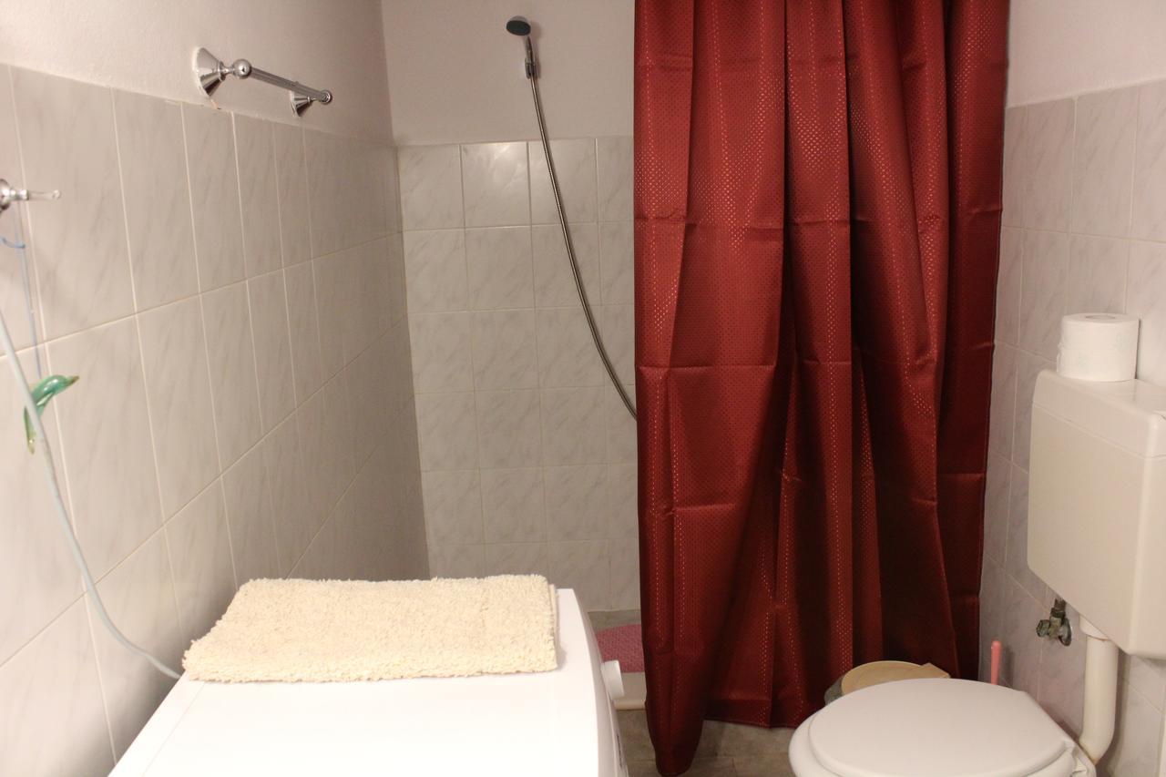 Aaron Apartments Ferma Luaran gambar