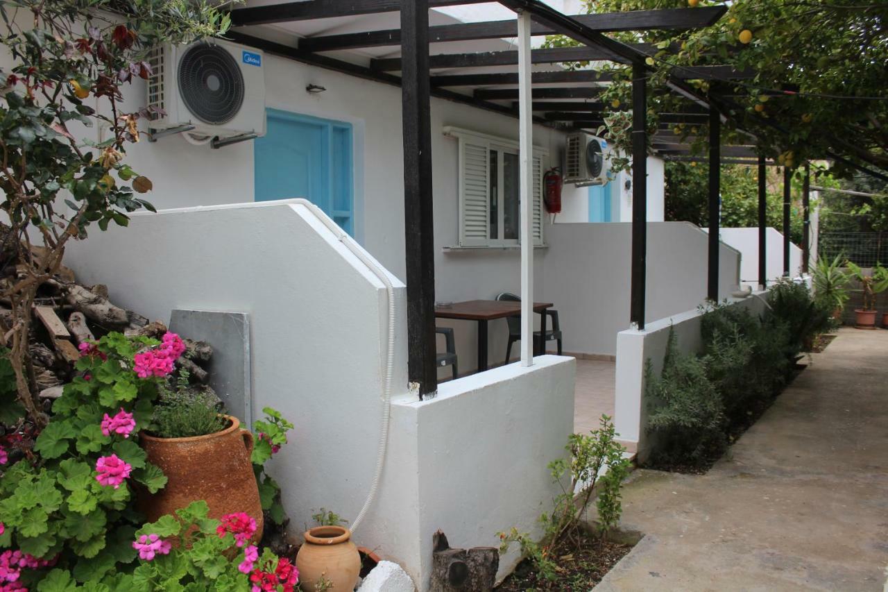 Aaron Apartments Ferma Luaran gambar